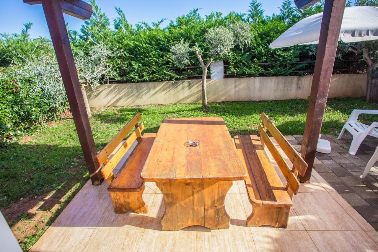 Apartamento Ema-Dany Poreč Exterior foto