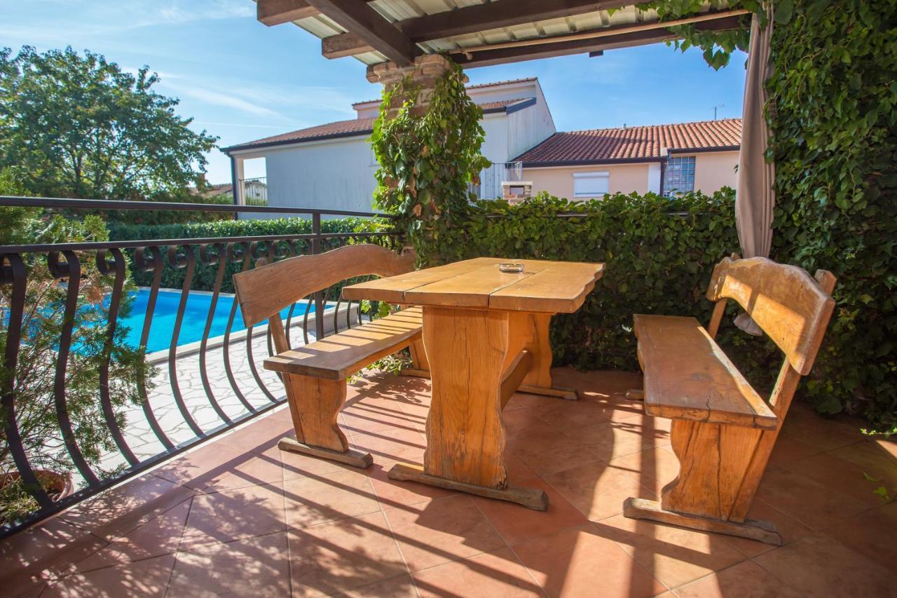 Apartamento Ema-Dany Poreč Exterior foto