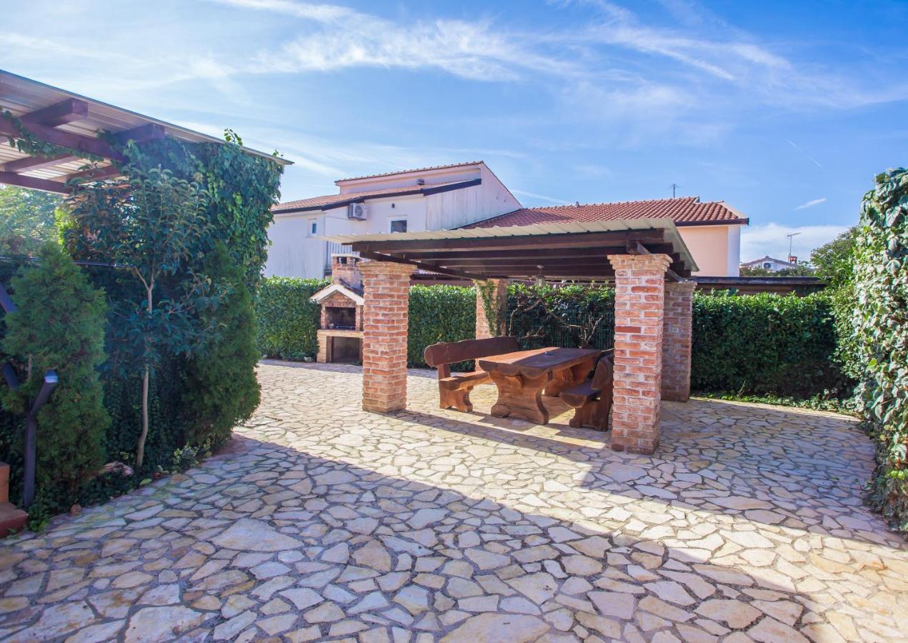 Apartamento Ema-Dany Poreč Exterior foto