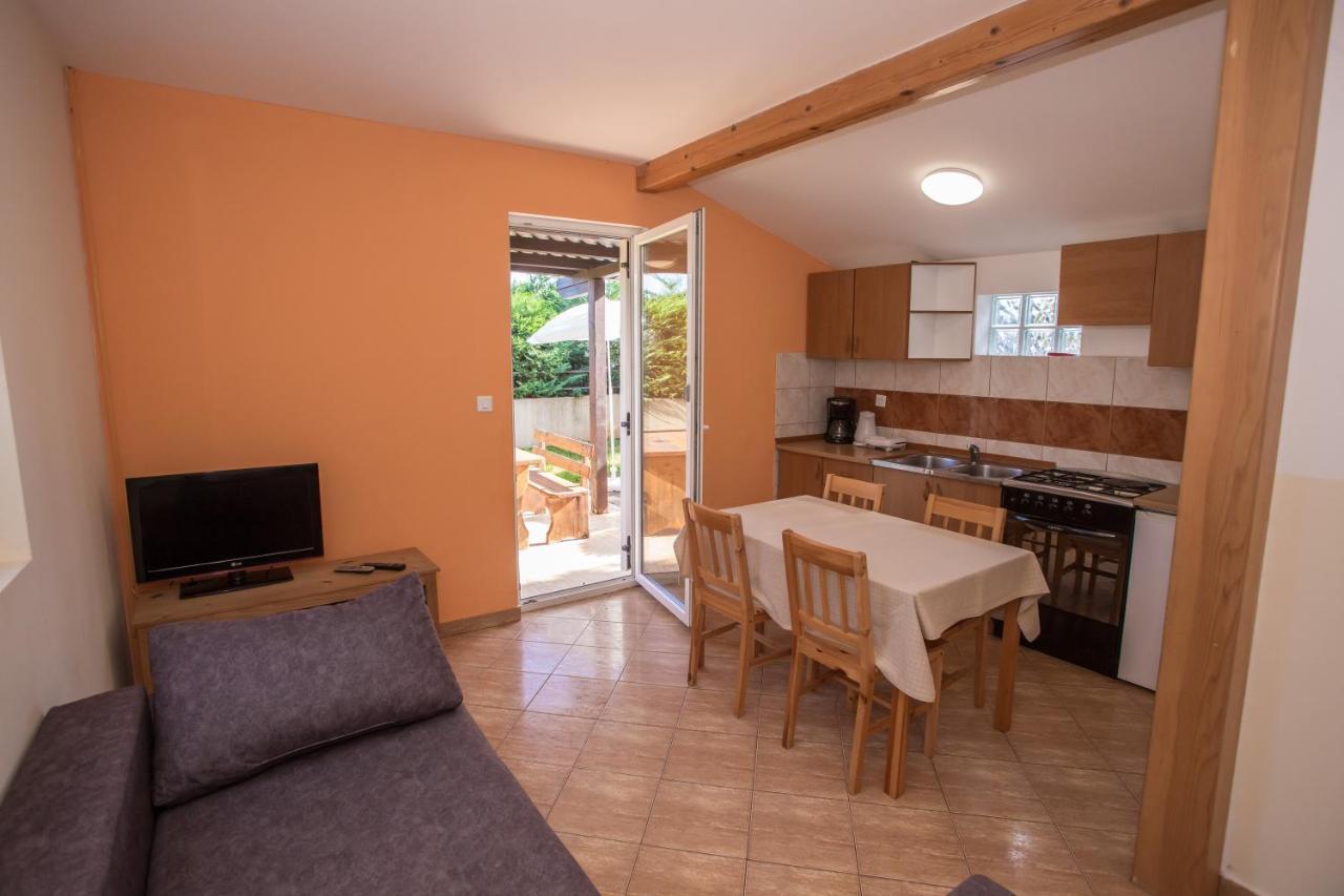 Apartamento Ema-Dany Poreč Exterior foto